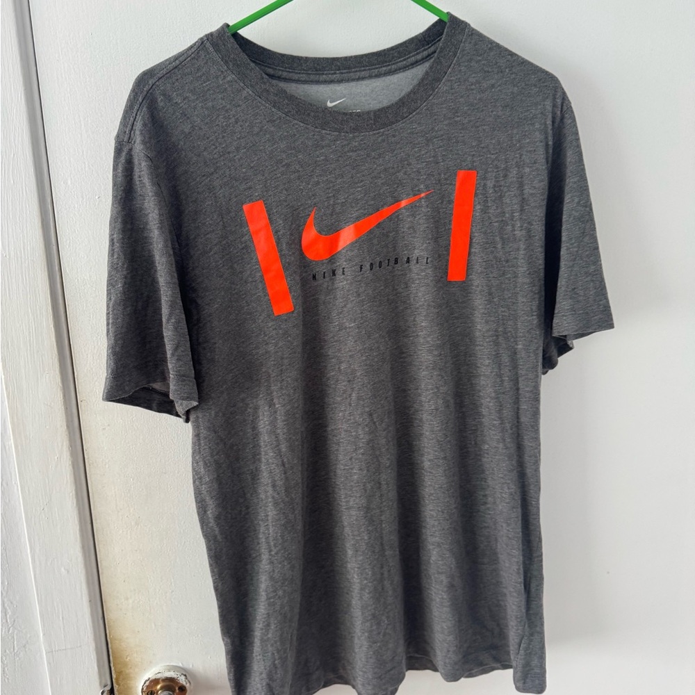 Nike Men's Gray T-Shirt